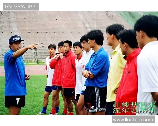 从青涩少年到足球巨星的成长历程精彩视频回顾